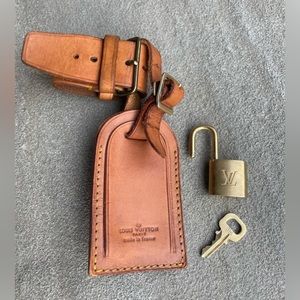 🏷️🔐Louis Vuitton Bundle 🏷️🔐 Lock/Key AND Luggage Tag